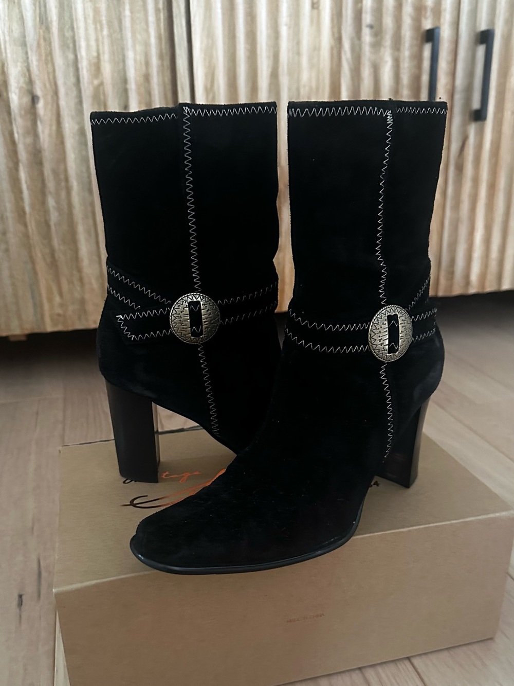 Vintage genuine leather suede boots
